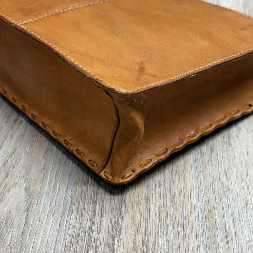 Handcrafted Tan Leather Floral Shoulder Bag - Picture 14 of 16